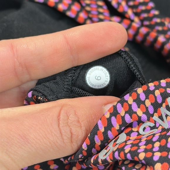 Lululemon Energy Bra High Neck *SeaWheeze Race Pace Flare Multi - Picture 3 of 4